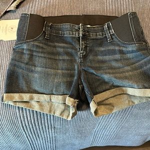 Maternity shorts